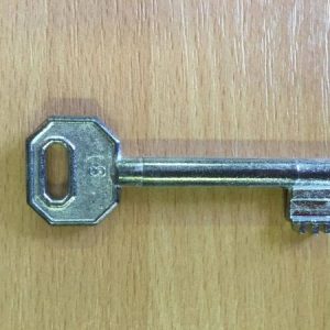 M 340 dose nyers jobbos 8-as kulcs