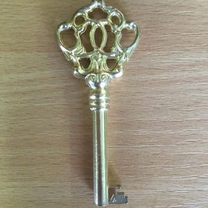 M 74 arany díszes bútorkulcs 4-es