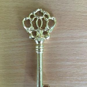 M 74 arany díszes bútorkulcs 5-ös