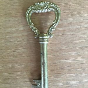 M 76 arany díszes bútorkulcs 2-es