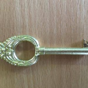 M 78 arany díszes bútorkulcs 1-es