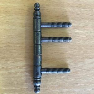 Becsavarós zsanér két színben M155-M156 - barna